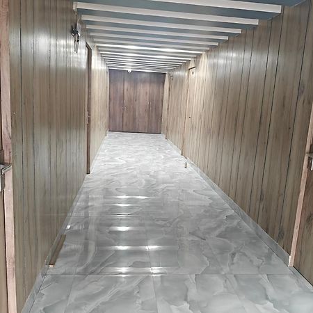 Hotel Love Inn Lucknow Bagian luar foto